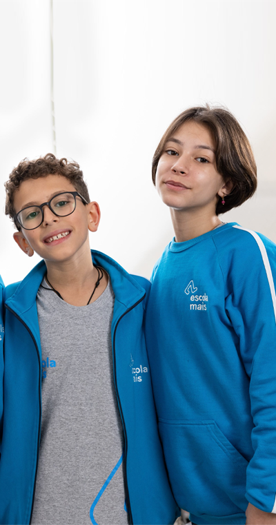 alunos posando para câmera